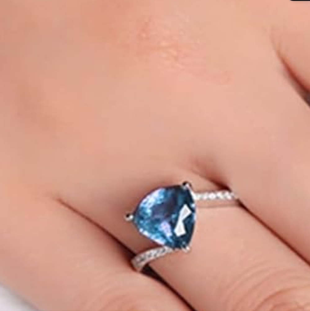 Elegant Blue Gemstone Silver Ring